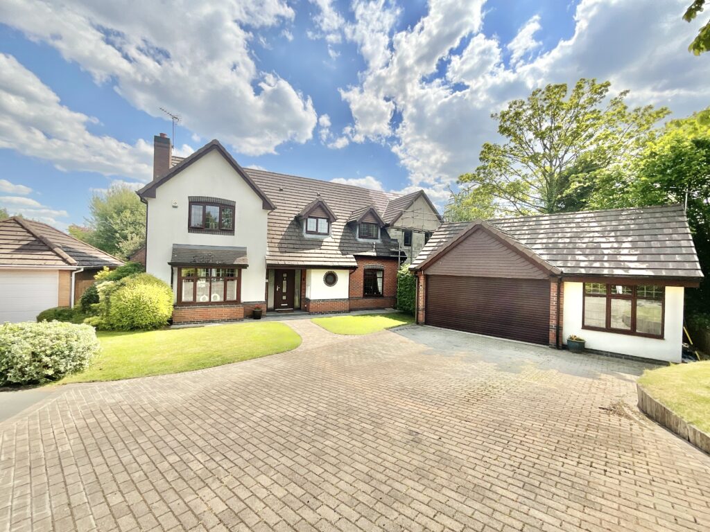 Lakeside Close, Baldwins Gate, ST5