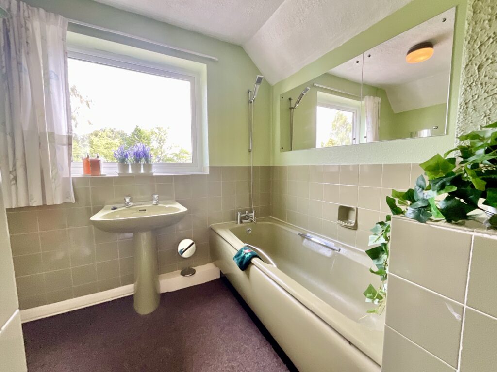 Newcastle Road, Shavington, CW2