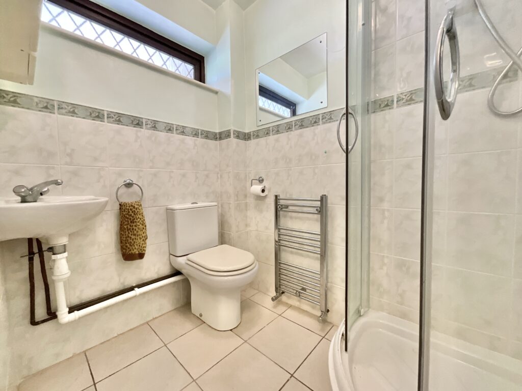 Gateway Avenue, Baldwins Gate, ST5