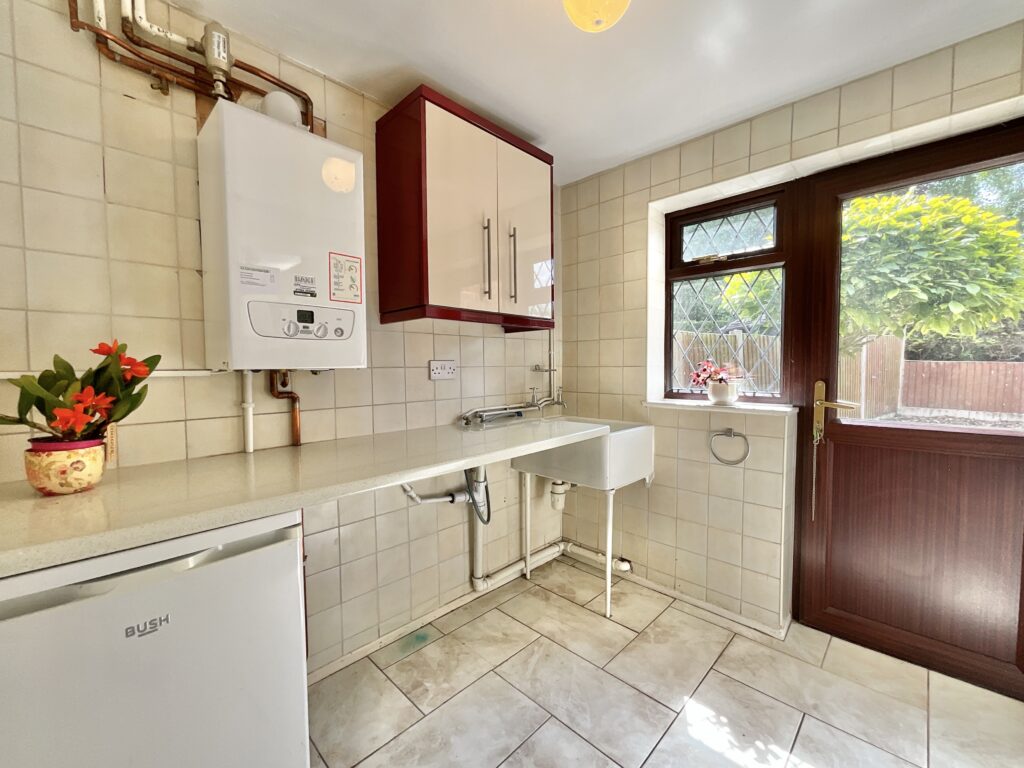 Gateway Avenue, Baldwins Gate, ST5