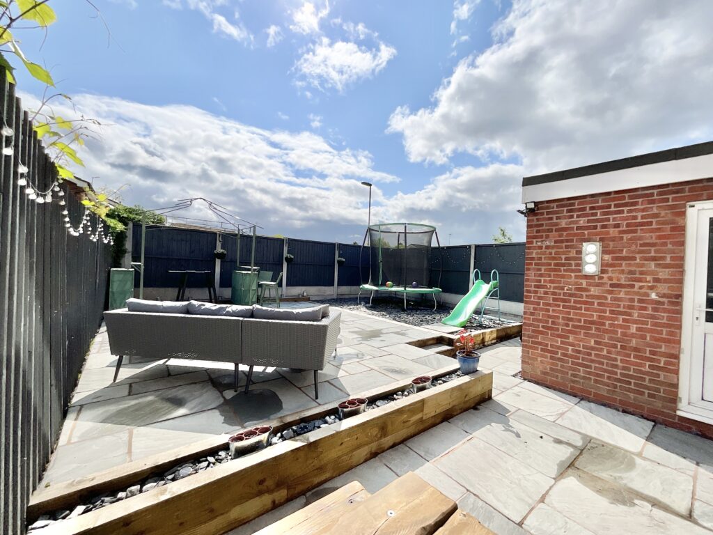 Knightley Close, Gnosall, ST20
