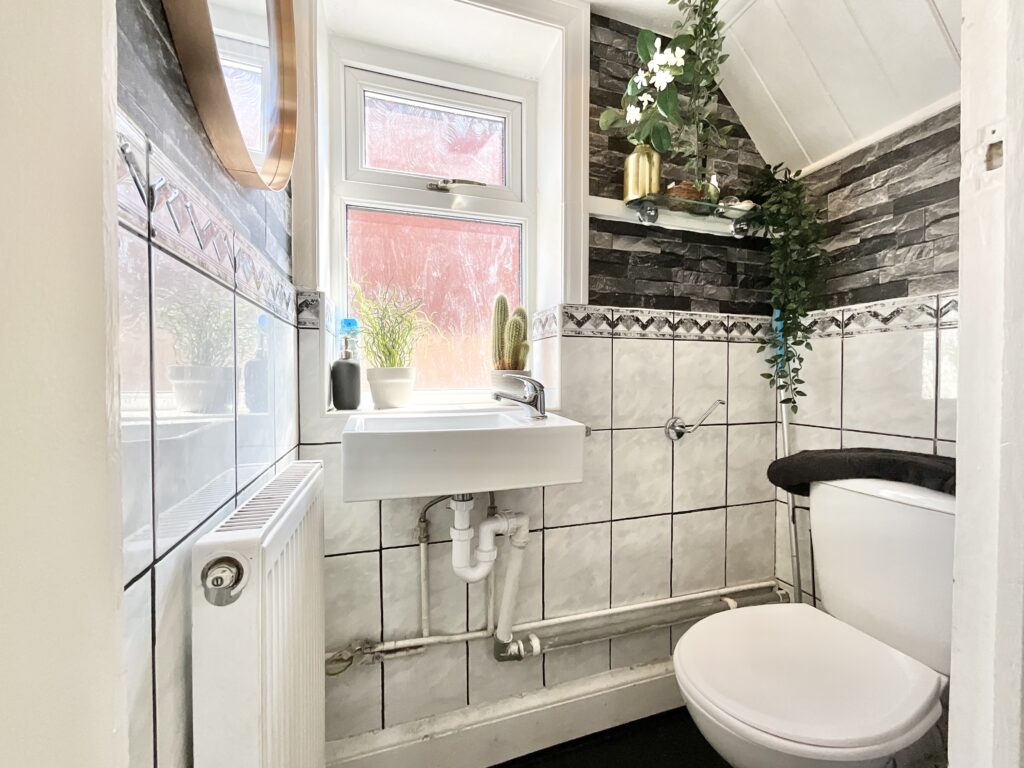 Leek Road, Cheadle, ST10