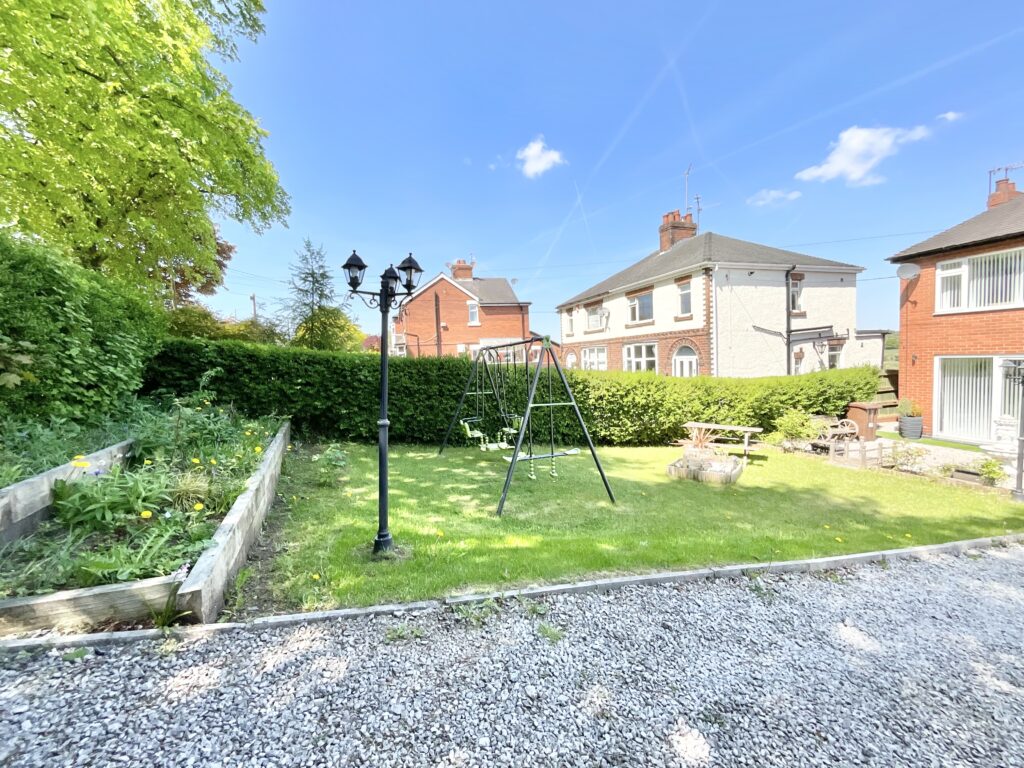 Leek Road, Cheadle, ST10