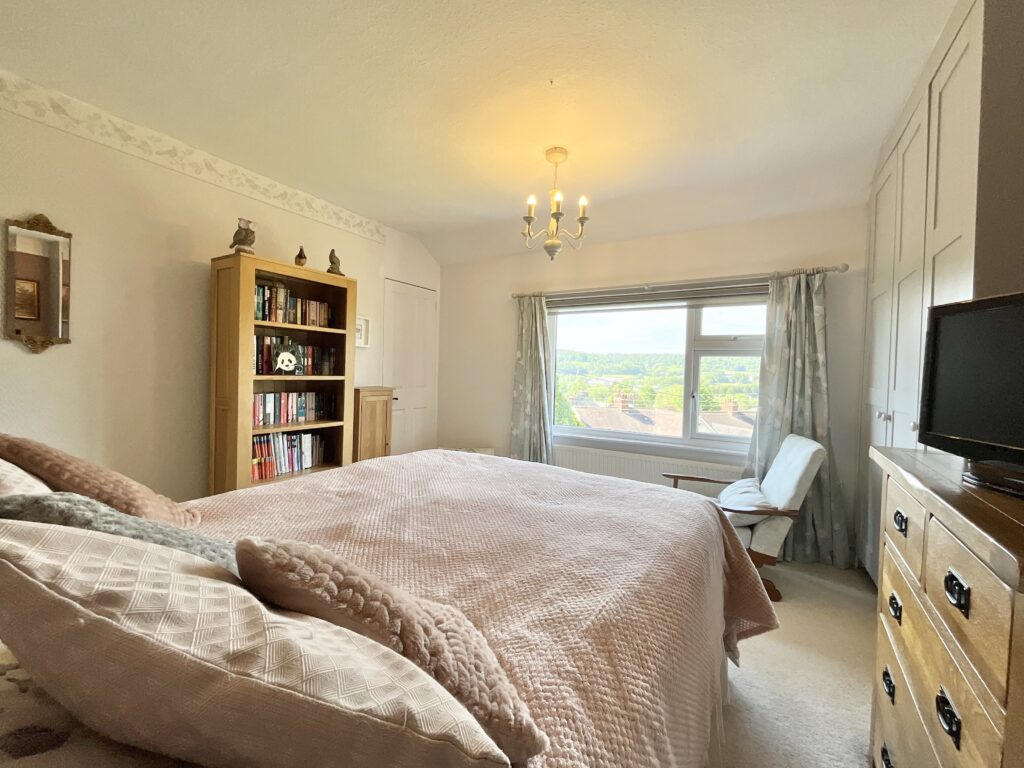 Dilhorne Road, Cheadle, ST10