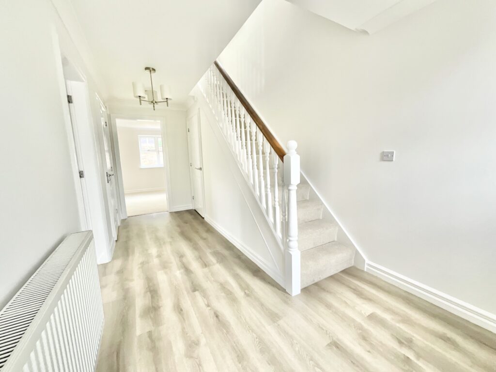Doval Gardens, Tean, ST10