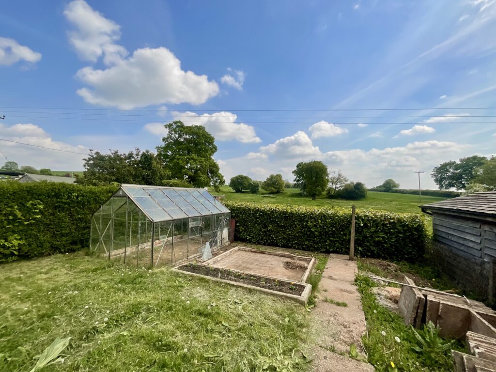 Uttoxeter Road, Stone, ST15