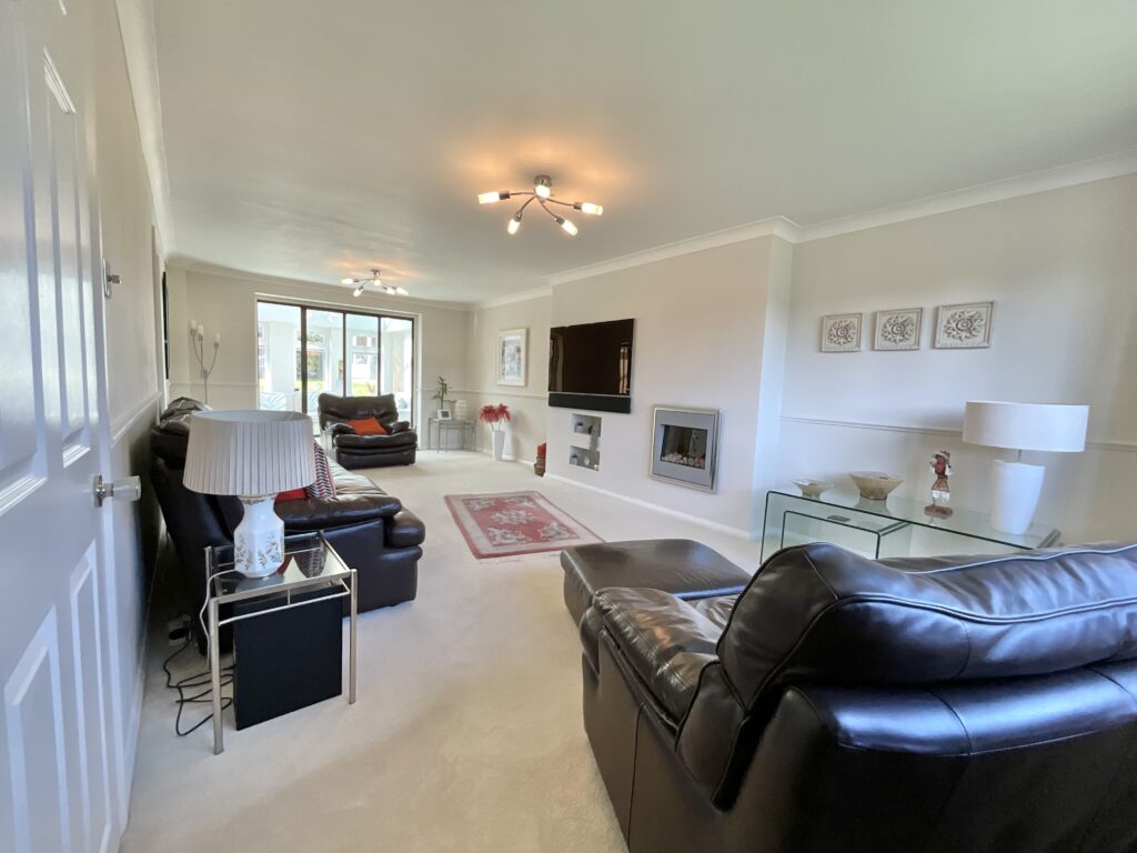 Willow Way, Forsbrook, ST11