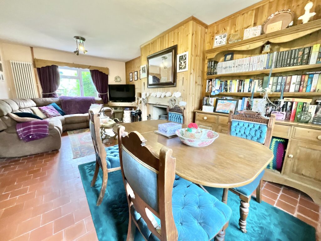 Sidney Drive, Kingsley Holt, ST10