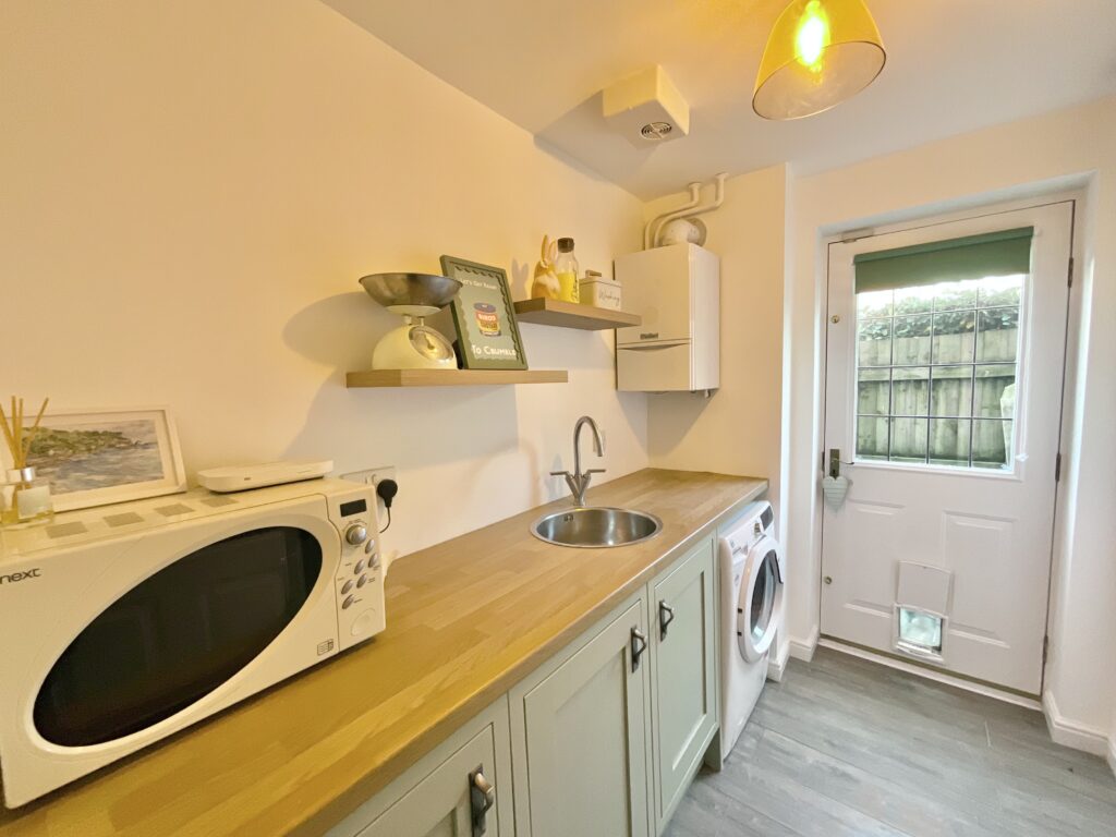 Harecastle Bank, Stone, ST15