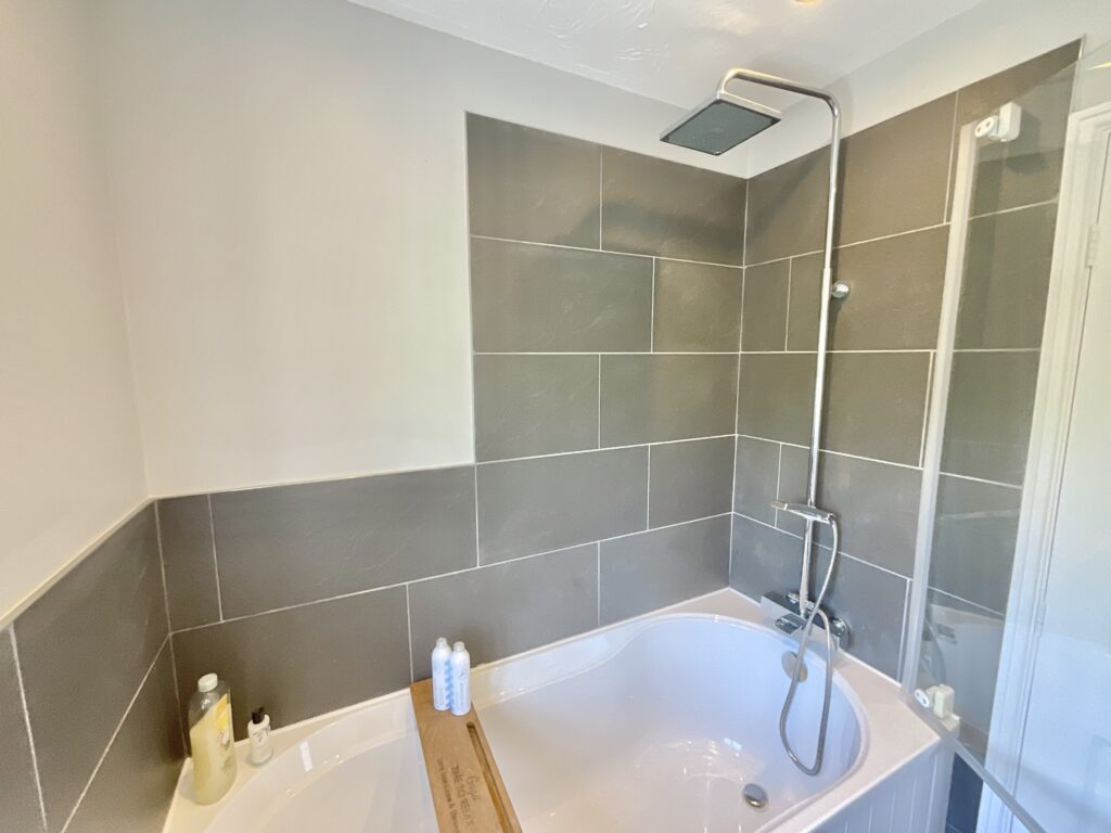 Harecastle Bank, Stone, ST15