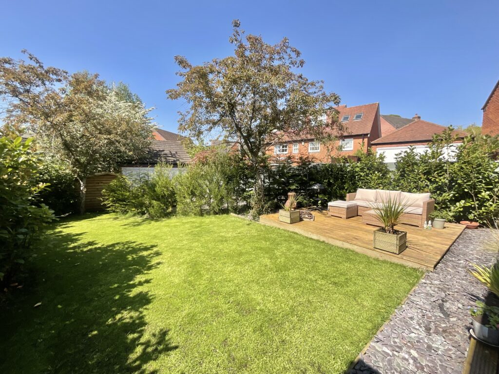Harecastle Bank, Stone, ST15
