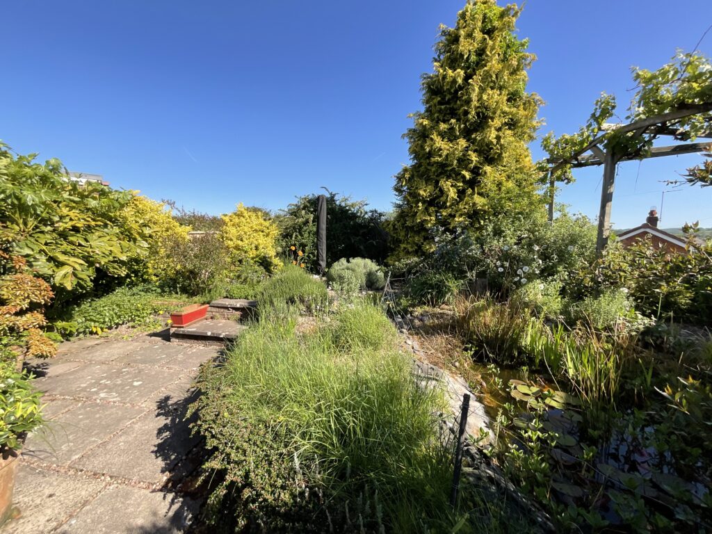 Birchfields Close, Stone, ST15