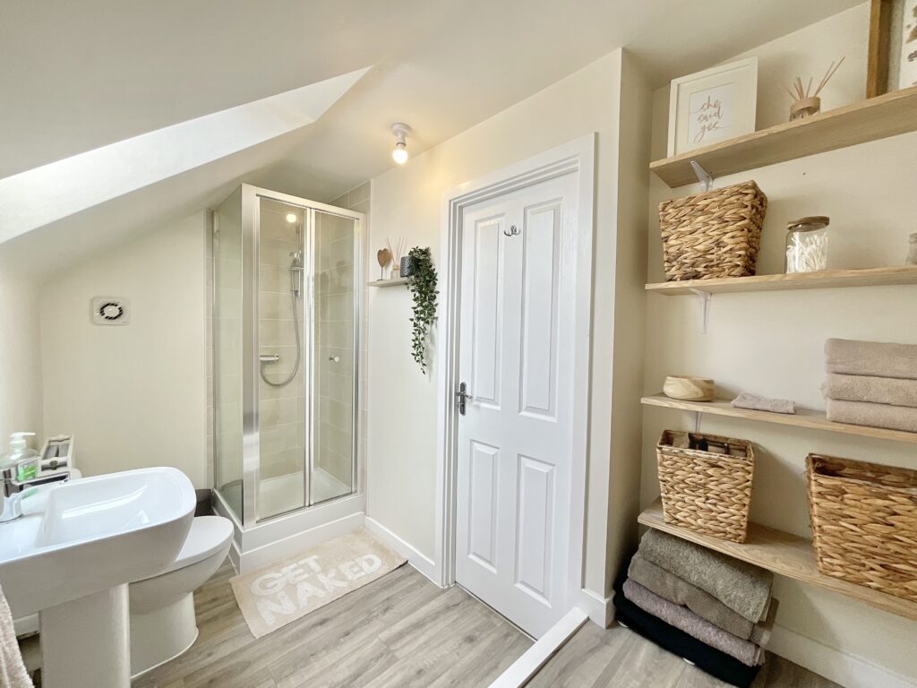 Myatt Avenue, Stone, ST15