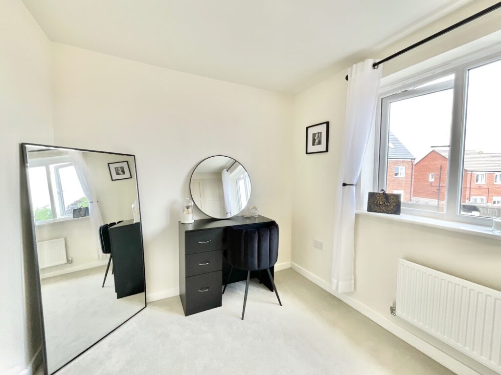 Myatt Avenue, Stone, ST15