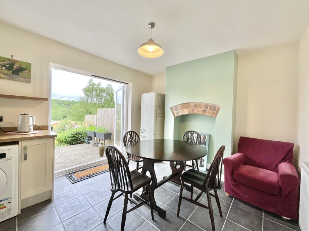 Hanchurch Crossroad, Newcastle, ST5