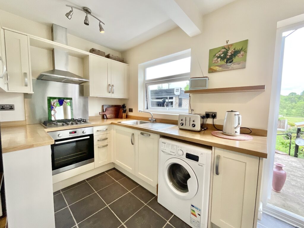 Hanchurch Crossroad, Newcastle, ST5