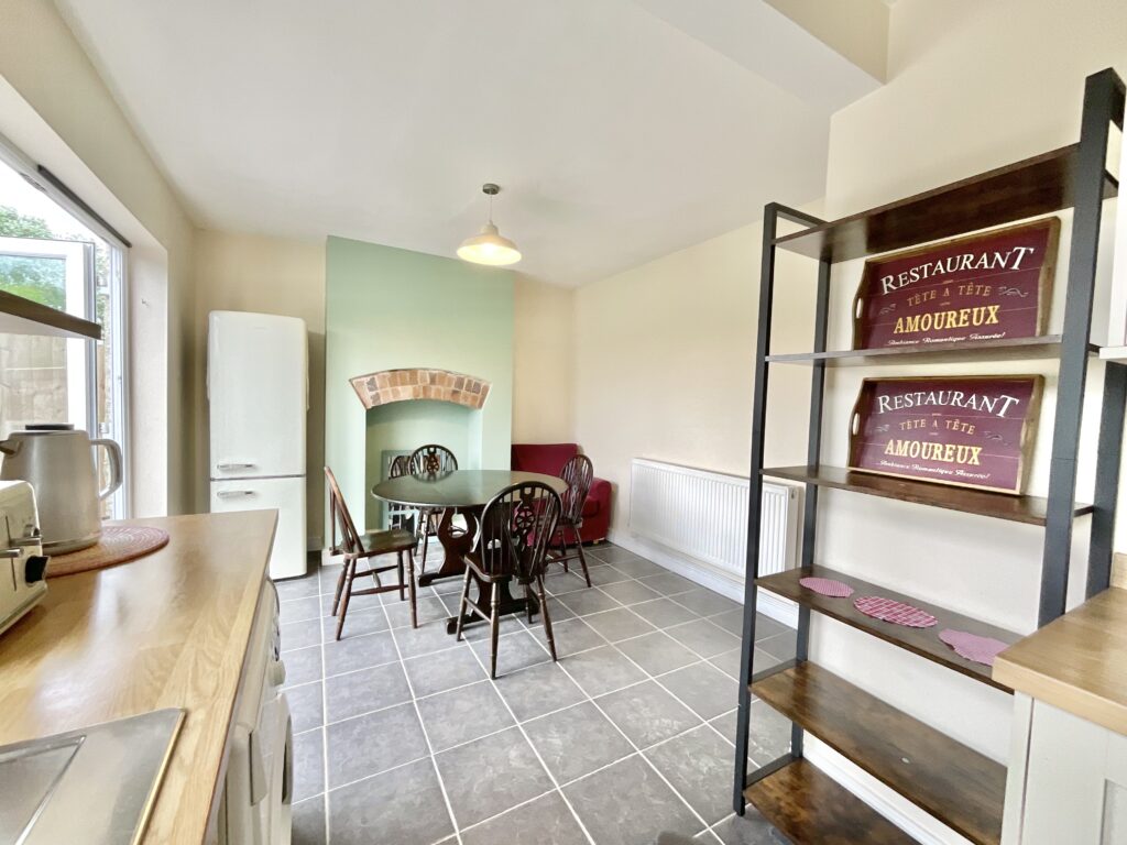 Hanchurch Crossroad, Newcastle, ST5