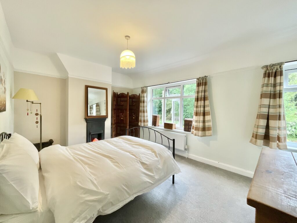 Hanchurch Crossroad, Newcastle, ST5