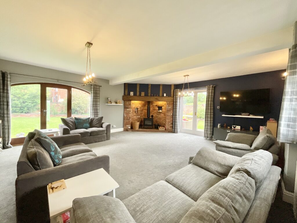 Tixall Court, Tixall, ST18