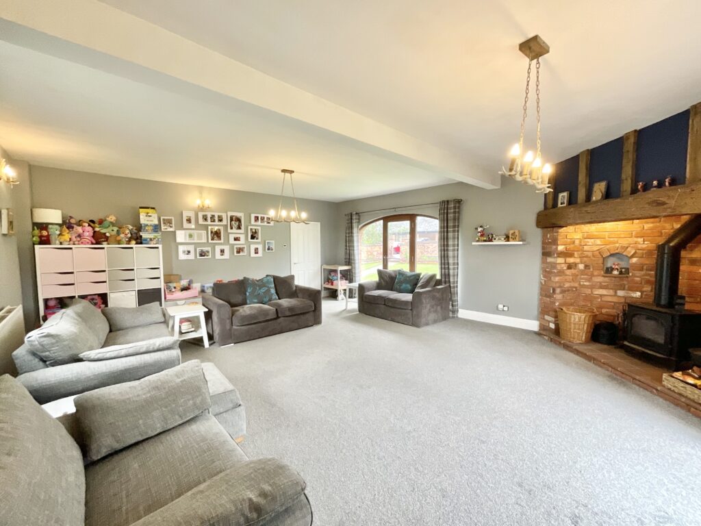 Tixall Court, Tixall, ST18