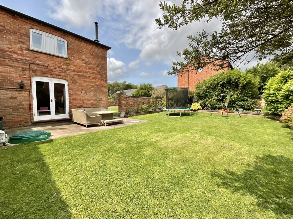 Tixall Court, Tixall, ST18