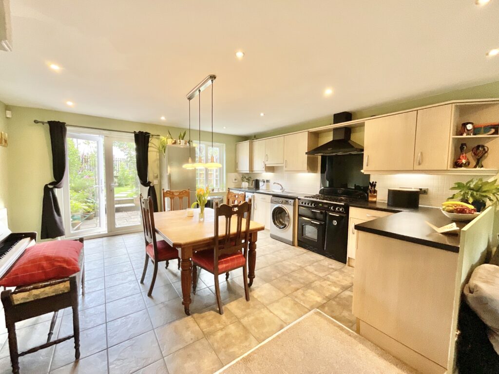 Barnton Edge, Stone, ST15