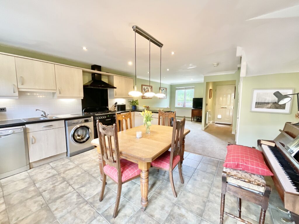 Barnton Edge, Stone, ST15