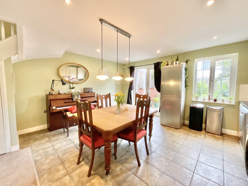 Barnton Edge, Stone, ST15