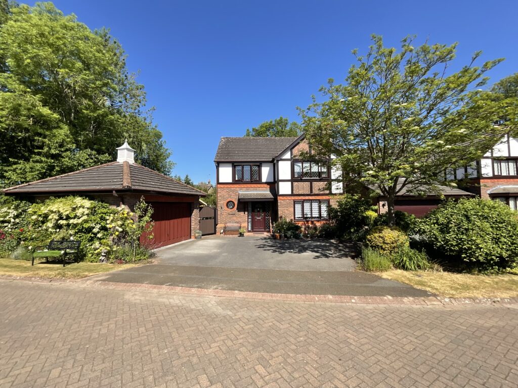St. Josephs Way, Nantwich, CW5