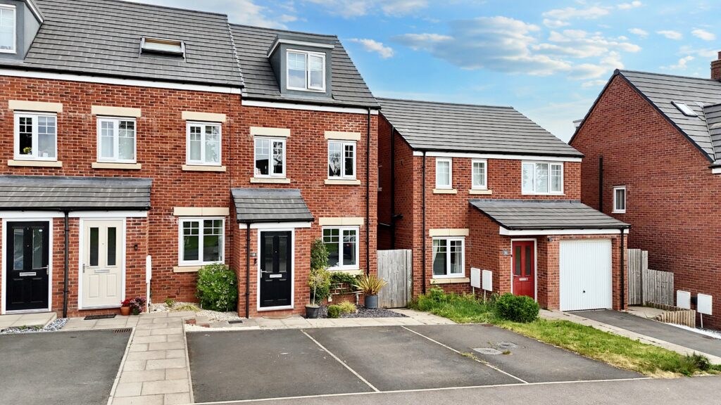 Myatt Avenue, Stone, ST15
