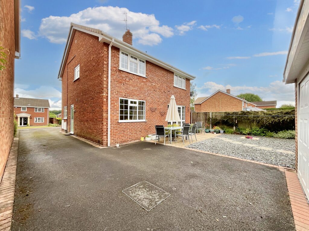 Porlock Grove, Stoke-On-Trent, ST4