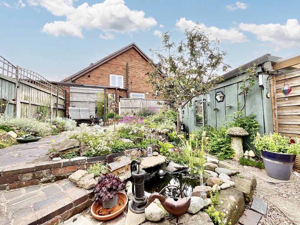 Hawfinch Road, Cheadle, ST10