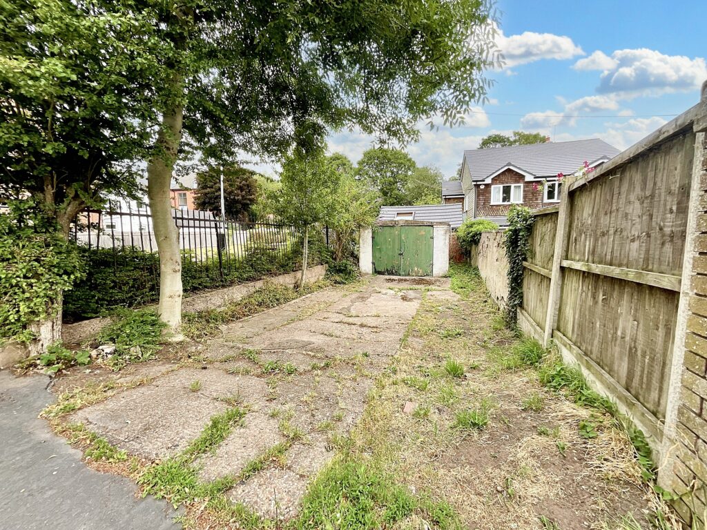 Newcastle Road, Stone, ST15