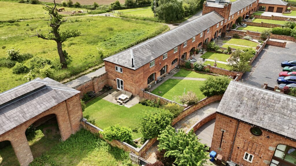 Tixall Court, Tixall, ST18