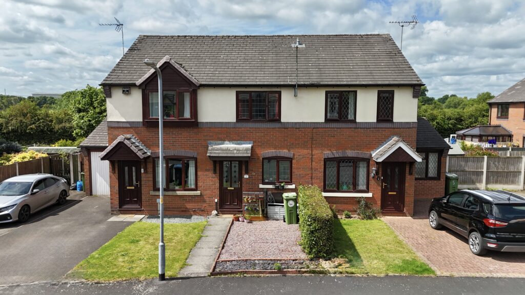 Melrose Avenue, Stone, ST15