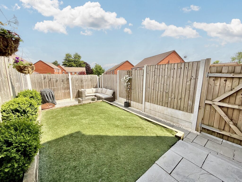 Myatt Avenue, Stone, ST15