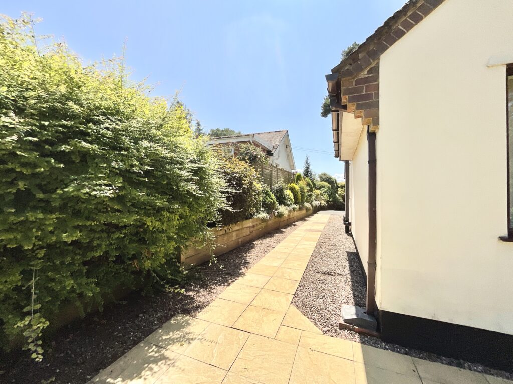 Eccleshall Road, Loggerheads, TF9