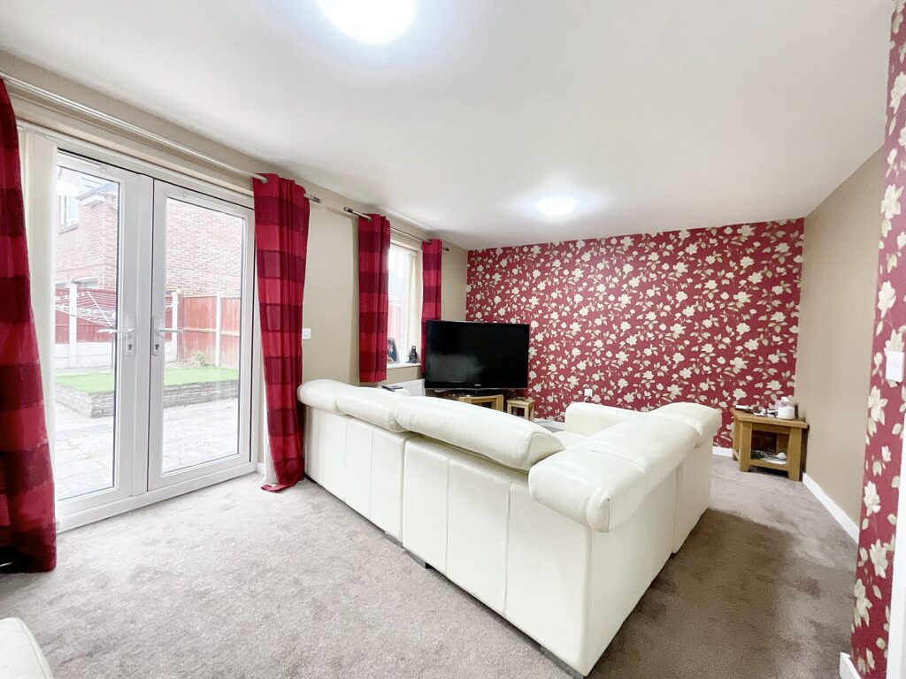 Beacon Rise, Stone, ST15