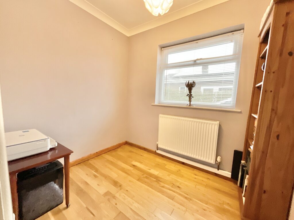 Price Close, Loggerheads, TF9