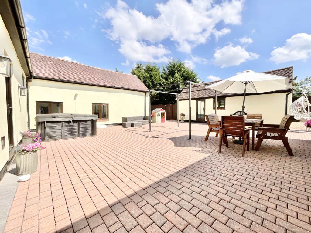 Green Lane, Whitgreave, ST18