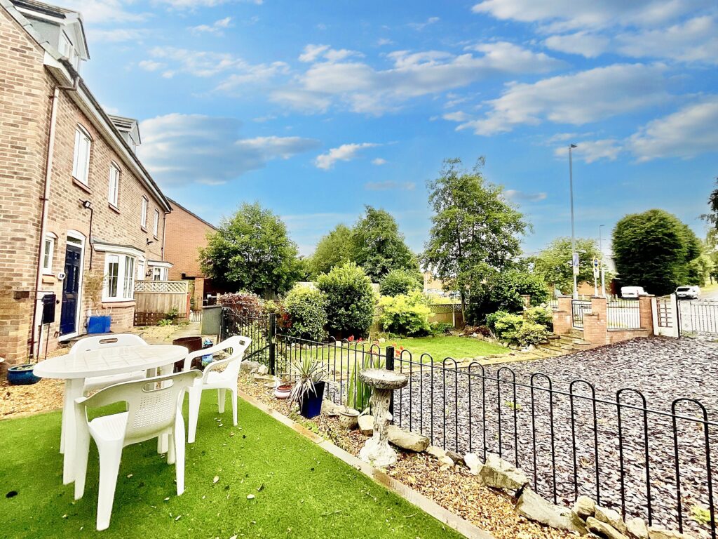 Beacon Rise, Stone, ST15