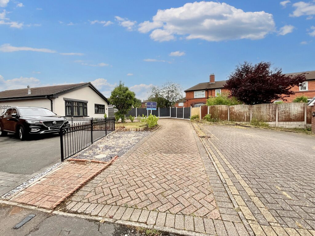 Tarporley Grove, Stoke-On-Trent, ST4