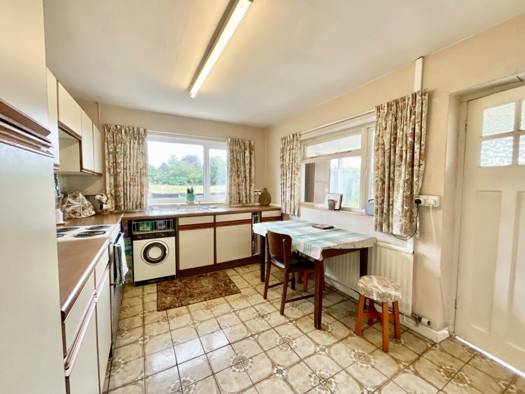 Wrenbury Road, Aston, CW5
