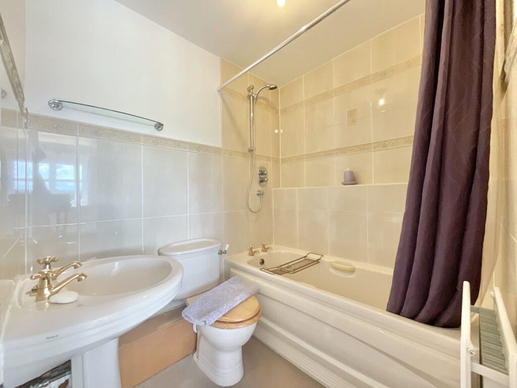 Whites Lane, Weston, CW2