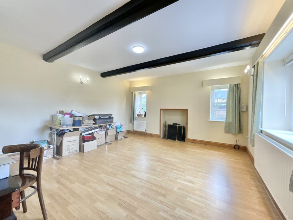 Whites Lane, Weston, CW2