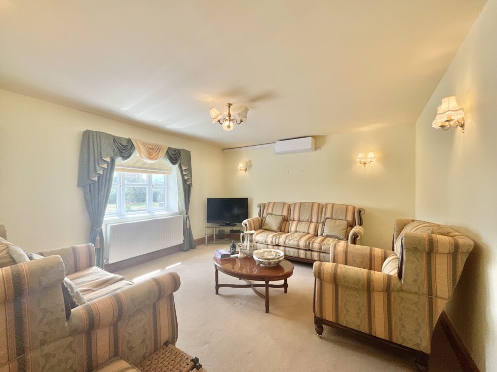 Whites Lane, Weston, CW2