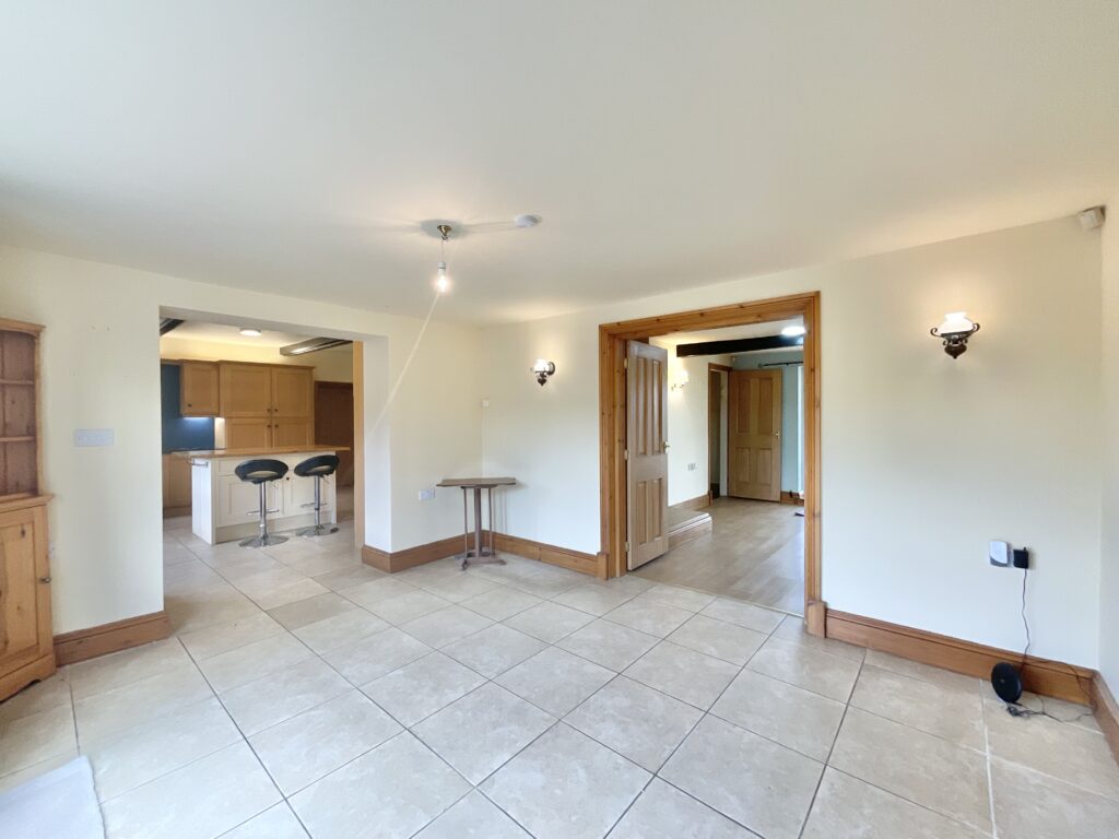 Whites Lane, Weston, CW2