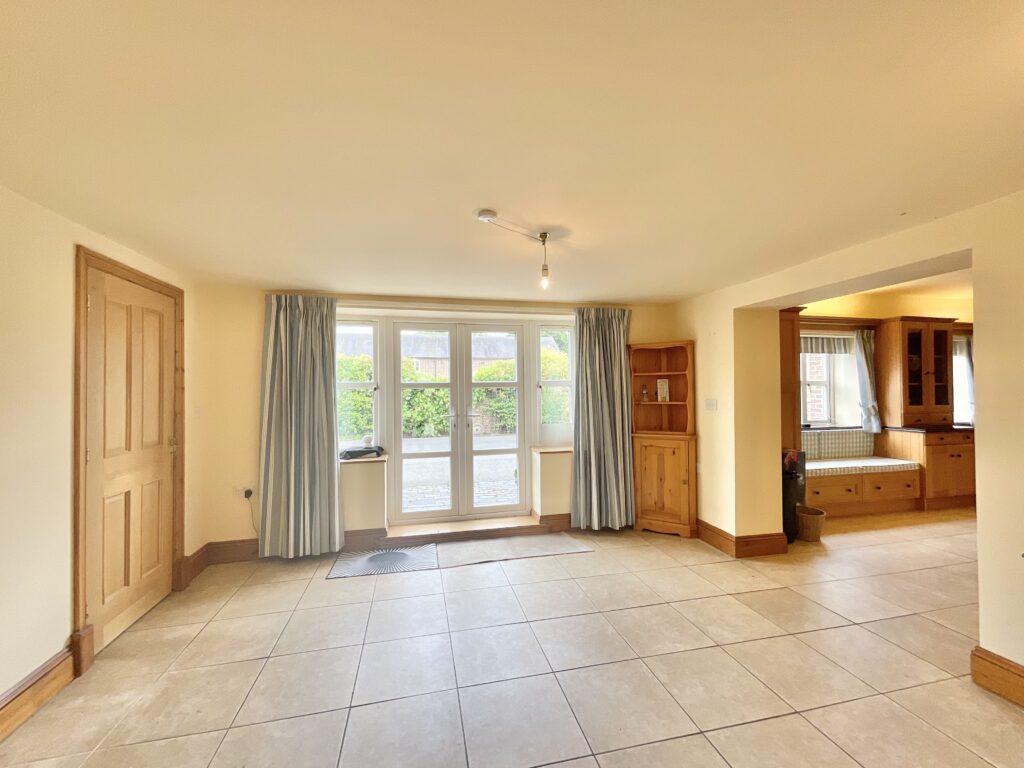 Whites Lane, Weston, CW2