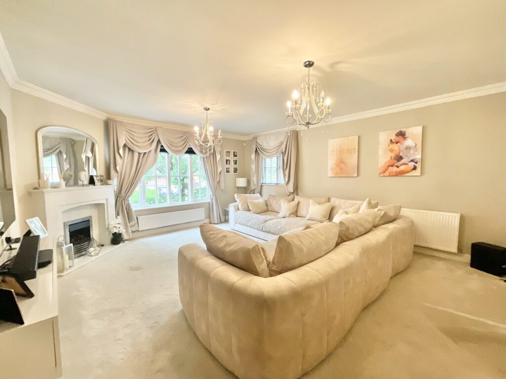 Richmond Close, Weston, CW2