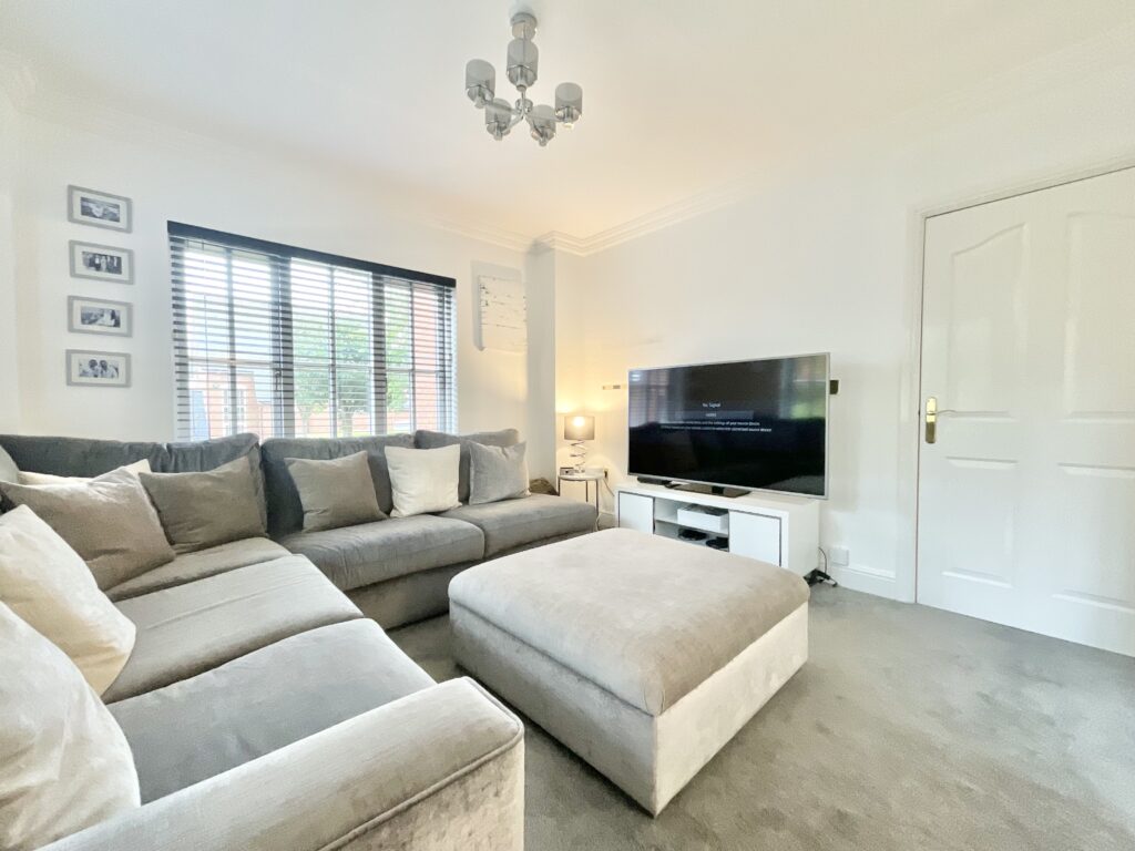Richmond Close, Weston, CW2
